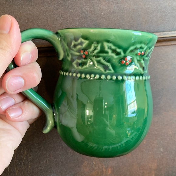 Hampton Forge Set of 3 Christmas Berries Holly / Green & Red / Coffee Cups Mugs - Picture 3 of 9